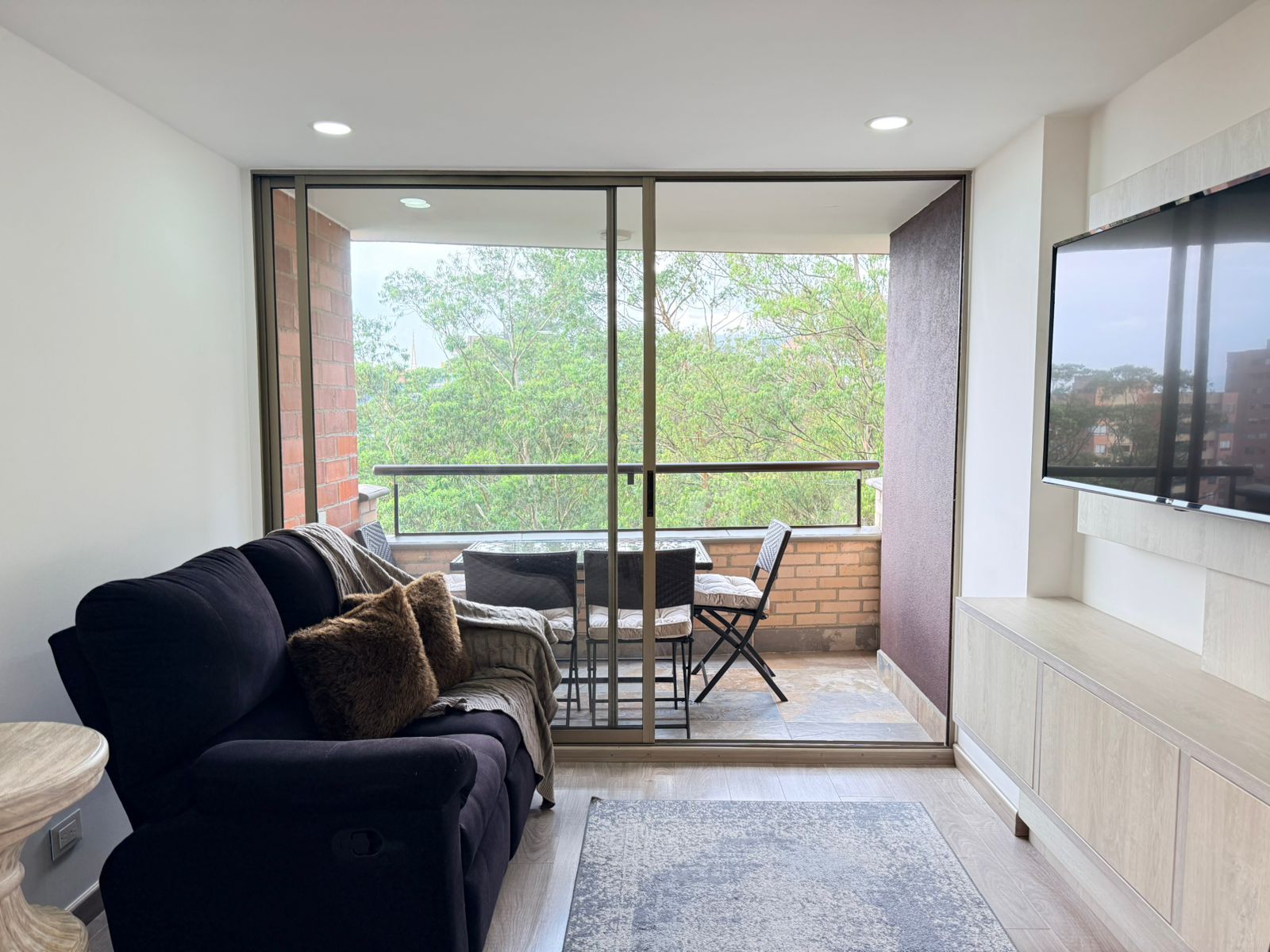Apartamento en arriendo Antioquia Medellín Los Balsos No 2 90 m2 Habitaciones 3 Baños 2 Garajes 2 Precio $6700000