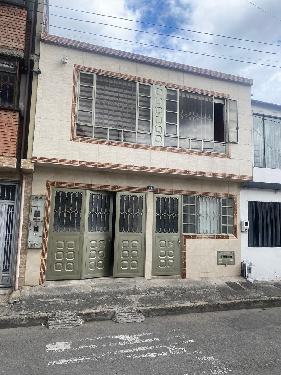 Casa en venta Cundinamarca Bogotá Super Manzana 8 240 m2 Habitaciones 6 Baños 4 Garajes 1 Precio $650000000