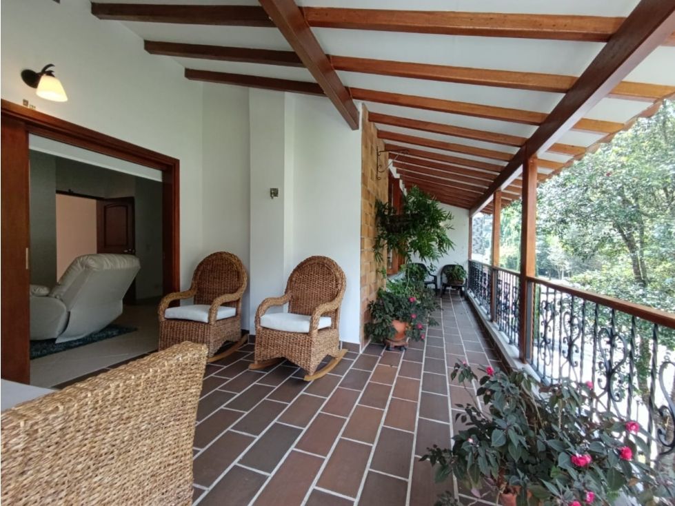 Casa en venta Antioquia Sabaneta Sabaneta 188 m2 Habitaciones 3 Baños 3 Garajes 4 Precio $1850000000