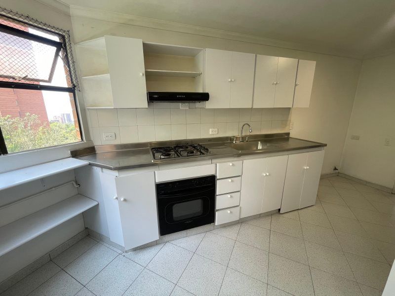 Apartamento en arriendo o venta Antioquia Medellín Los Naranjos 135 m2 Habitaciones 4 Baños 3 Garajes 2 Precio venta $900000000 Precio arriendo $6000000