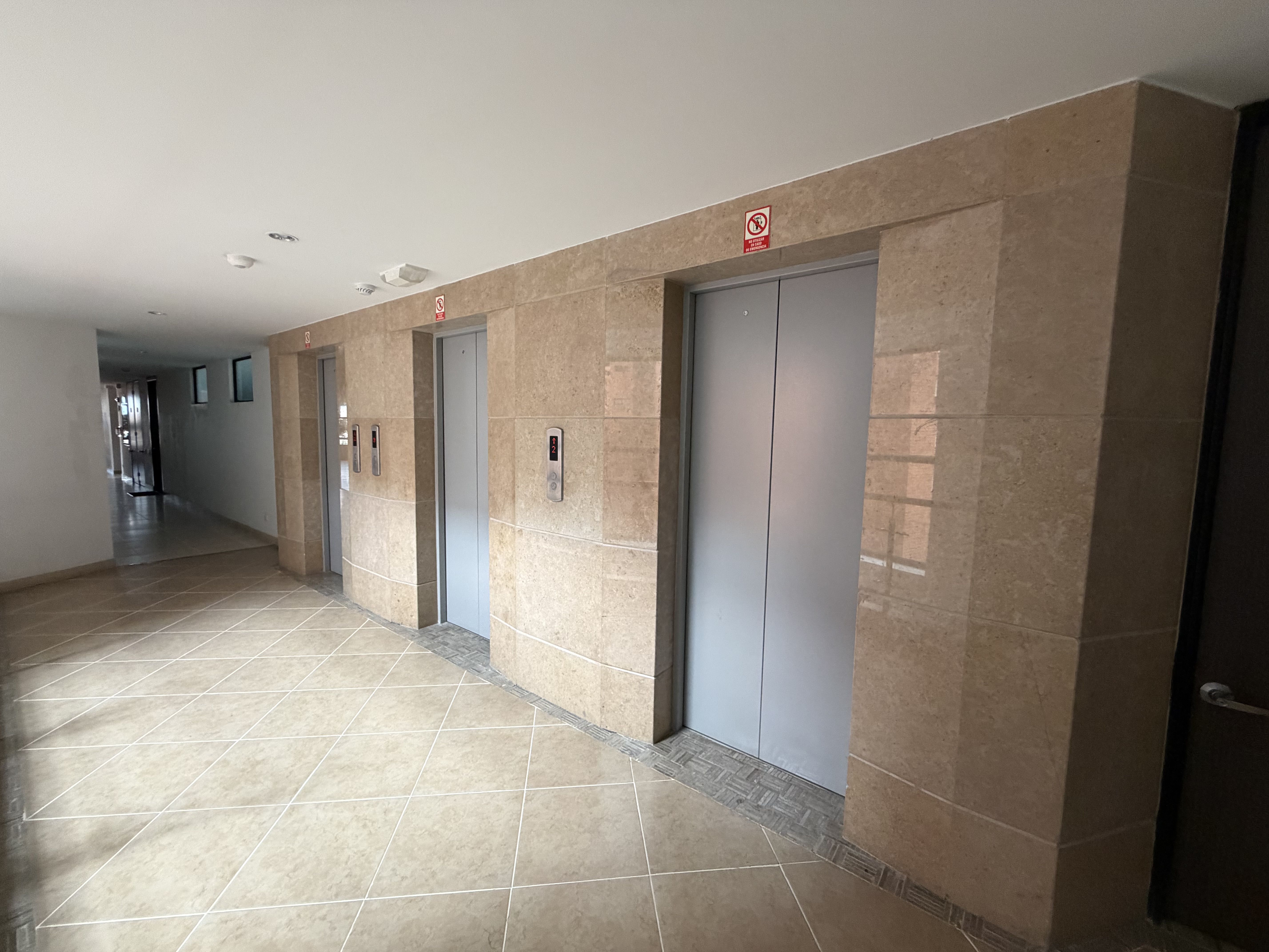 Apartamento en arriendo Cundinamarca Bogotá Mazurén 112 m2 Habitaciones 3 Baños 3 Garajes 2 Precio $4500000