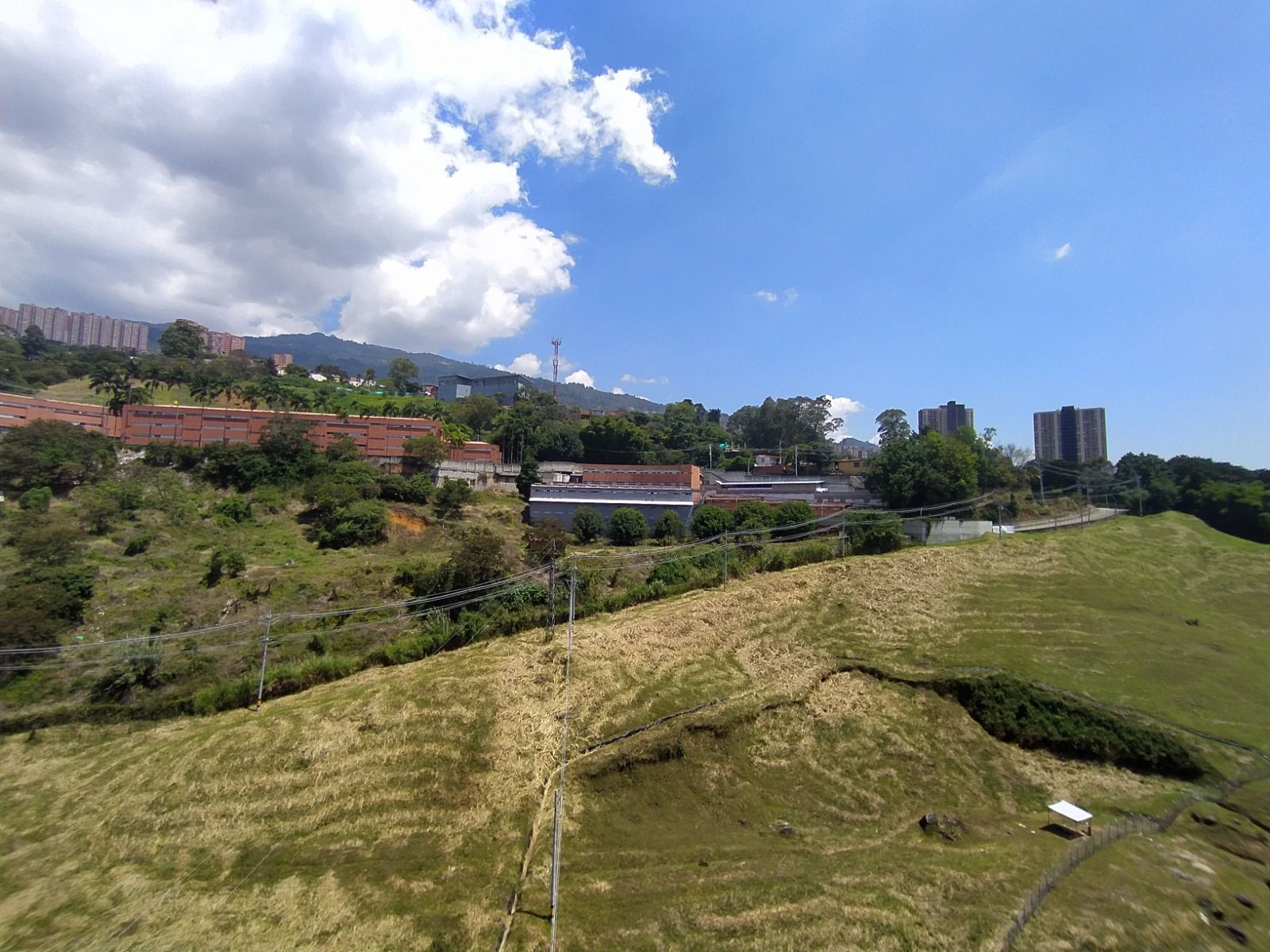 Apartamento en arriendo Antioquia Medellín Fuente Clara 60 m2 Habitaciones 2 Baños 2 Garajes 1 Precio $2200000
