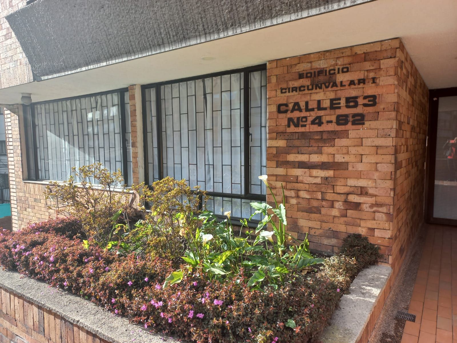 Apartamento en arriendo o venta Cundinamarca Bogotá Bosque Calderón 65 m2 Habitaciones 2 Baños 1 Garajes 1 Precio venta $450000000 Precio arriendo $2688000