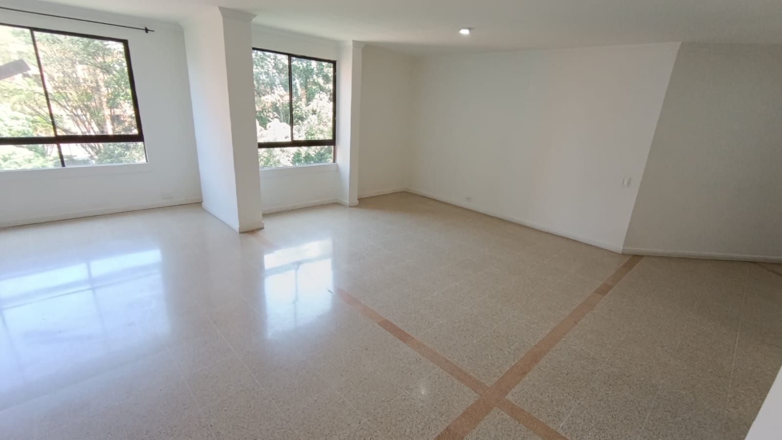 Apartamento en arriendo Antioquia Medellín El Tesoro 137 m2 Habitaciones 4 Baños 2 Garajes 2 Precio $6000000
