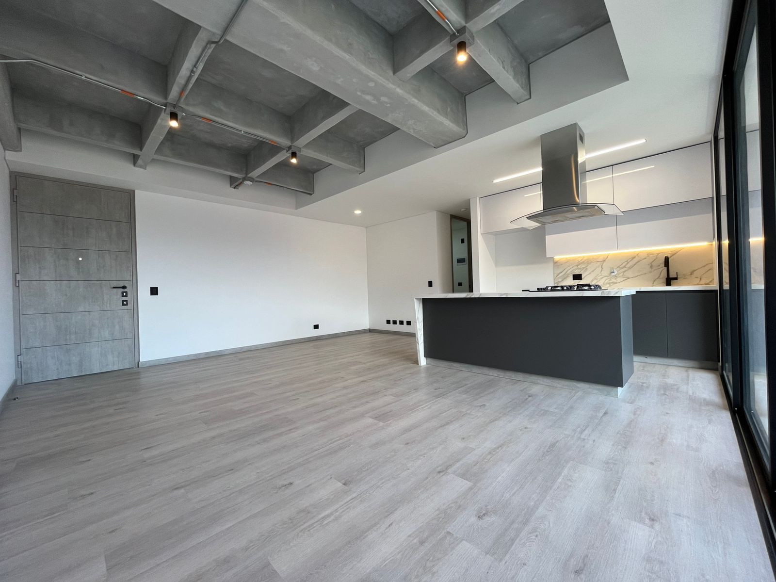 Apartamento en arriendo Antioquia Envigado El Esmeraldal 125 m2 Habitaciones 3 Baños 4 Garajes 2 Precio $8000000