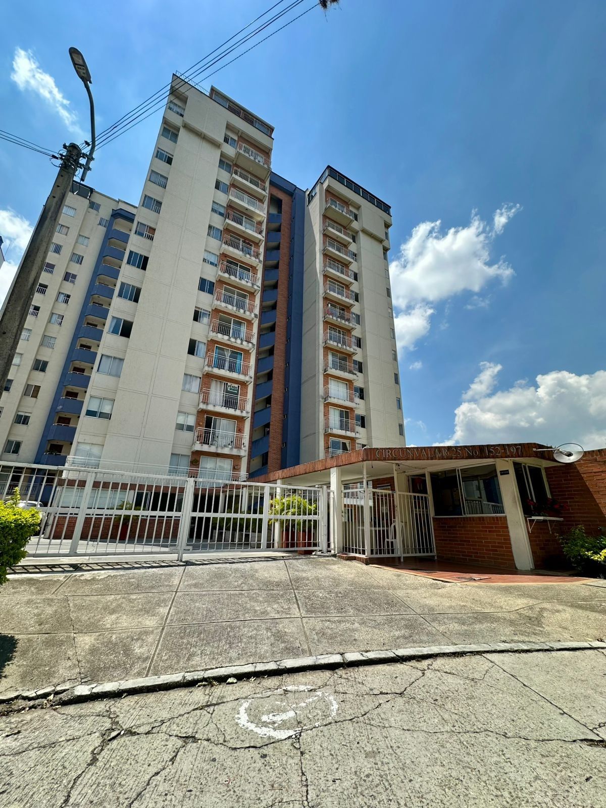 Apartamento en venta Santander Floridablanca Br Baviera 160 m2 Habitaciones 3 Baños 3 Garajes 2 Precio $480000000