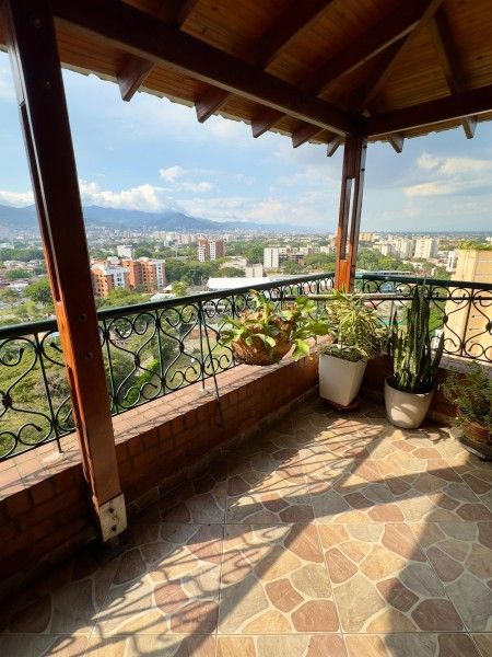 Apartamento en venta Valle Del Cauca Cali Los Portales - Nuevo Rey 169 m2 Habitaciones 4 Baños 4 Garajes 1 Precio $1200000000