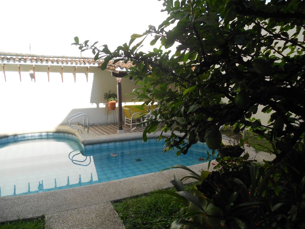 Casa en venta Valle Del Cauca Cali Urbanización Ciudad Jardín 408 m2 Habitaciones 3 Baños 4 Garajes 2 Precio $2400000000