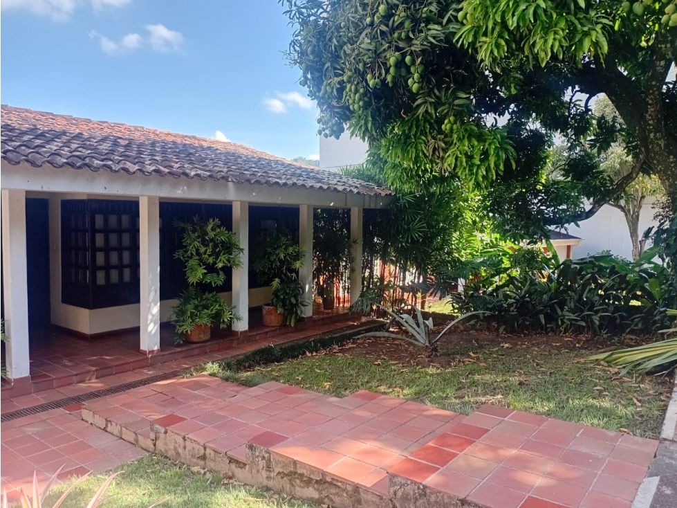 Casa en venta Tolima Ibagué Br El Bosque Parte Alta 272 m2 Habitaciones 3 Baños 3 Garajes 2 Precio $1600000000