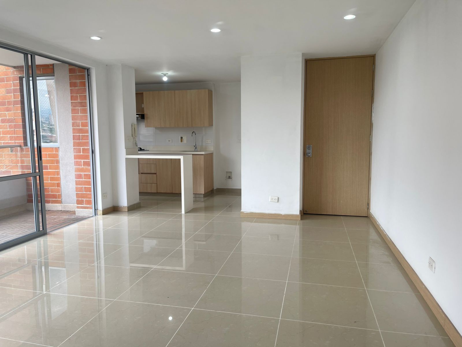 Apartamento en arriendo o venta Antioquia Sabaneta Tres Esquinas 80 m2 Habitaciones 3 Baños 2 Garajes 1 Precio venta $540000000 Precio arriendo $3150000