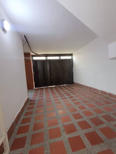Casa en arriendo Antioquia Envigado Loma Del Barro 150 m2 Habitaciones 4 Baños 2 Garajes 1 Precio $4000000