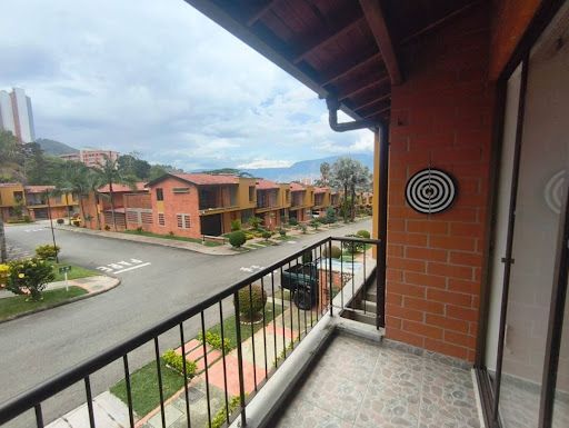 Casa en arriendo Antioquia Itagüí Santa Catalina 190 m2 Habitaciones 3 Baños 4 Garajes 1 Precio $5500000