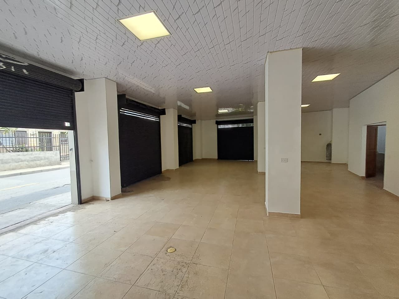 Local en arriendo Antioquia Medellín La Colina 165 m2 Habitaciones 0 Baños 2 Garajes 0 Precio $8000000