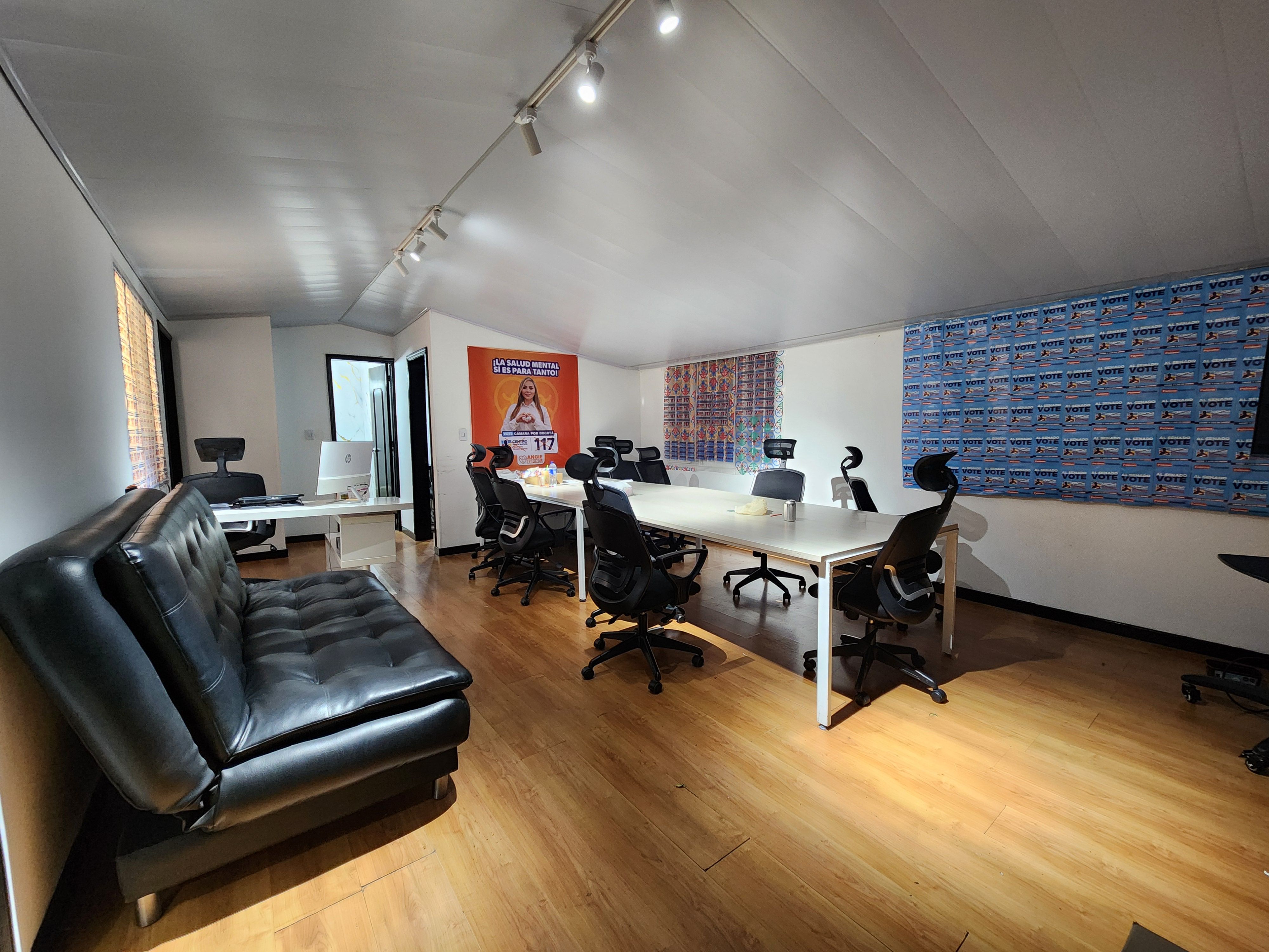 Oficina en arriendo Cundinamarca Bogotá Normandia Occidental 114 m2 Habitaciones 0 Baños 1 Garajes 0 Precio $2750000