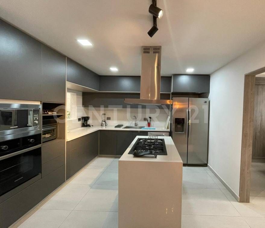 Casa en venta Valle Del Cauca Cali Urbanización La Flora 300 m2 Habitaciones 5 Baños 4 Garajes 1 Precio $925000000