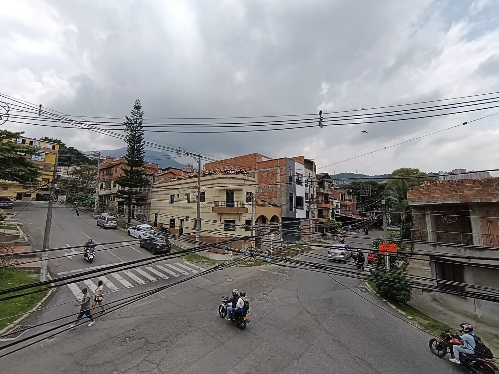 Casa en arriendo Antioquia Medellín Buenos Aires 300 m2 Habitaciones 6 Baños 2 Garajes 0 Precio $3500000