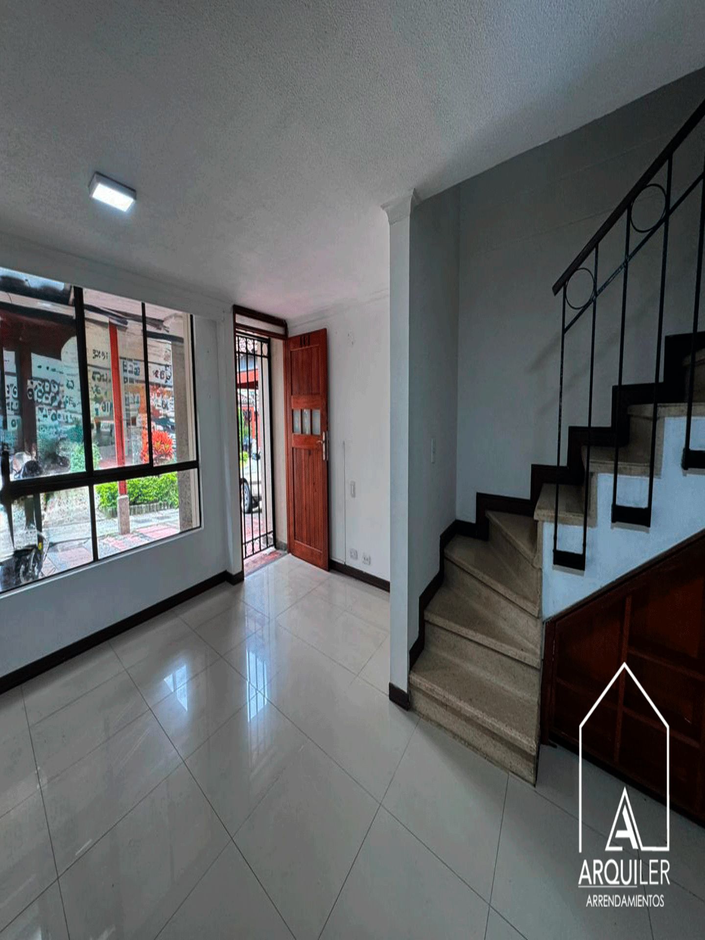 Casa en arriendo Antioquia Medellín Ecoparque Cerro El Volador 130 m2 Habitaciones 4 Baños 3 Garajes 0 Precio $3700000