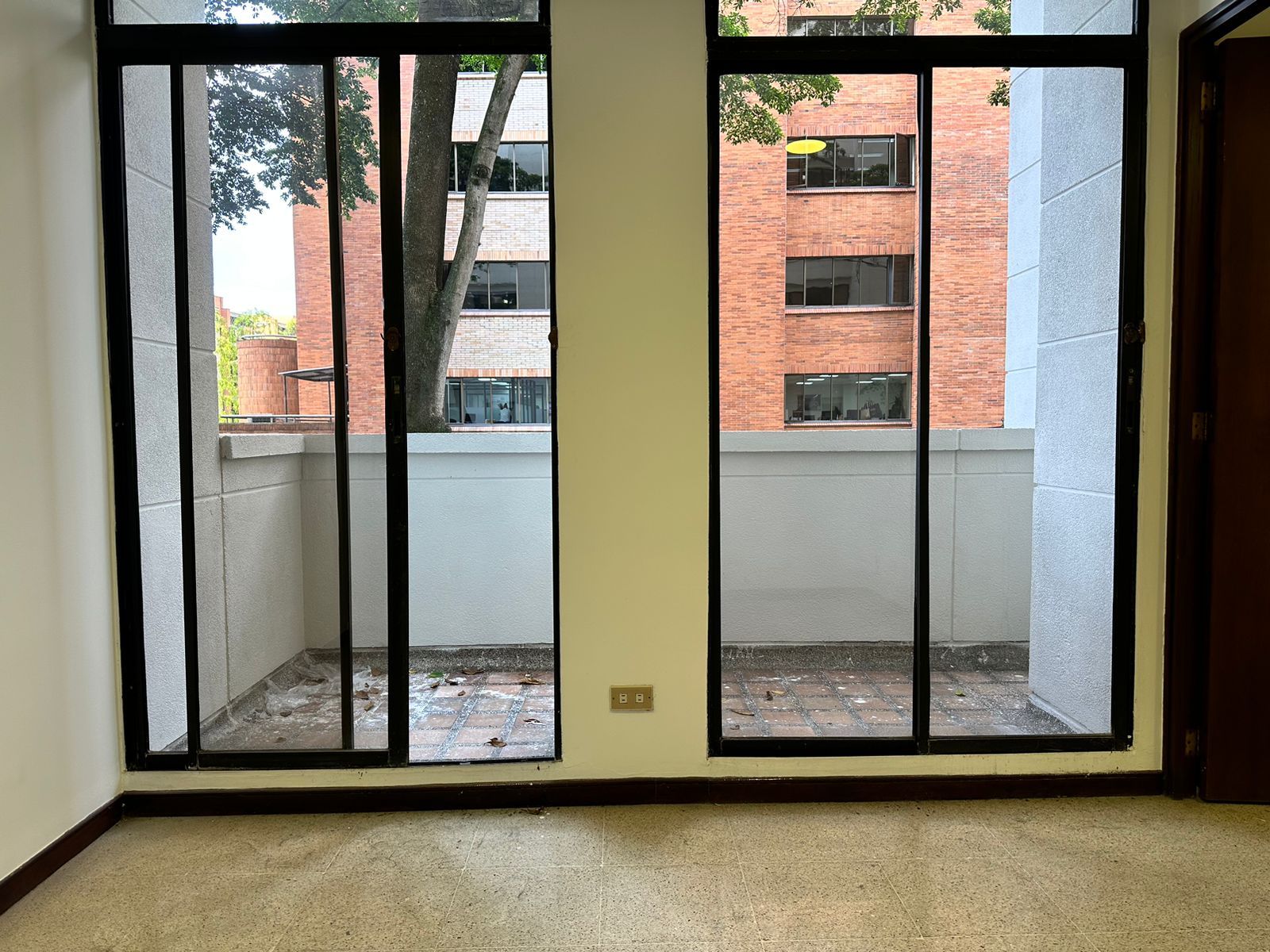 Oficina en venta Antioquia Medellín Patio Bonito 35 m2 Habitaciones 0 Baños 1 Garajes 1 Precio $410000000