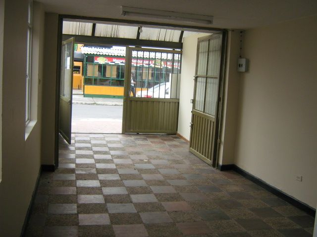 Local Comercial en arriendo Cundinamarca Bogotá Alcázares Norte 36 m2 Habitaciones 1 Baños 1 Garajes 0 Precio $1250000