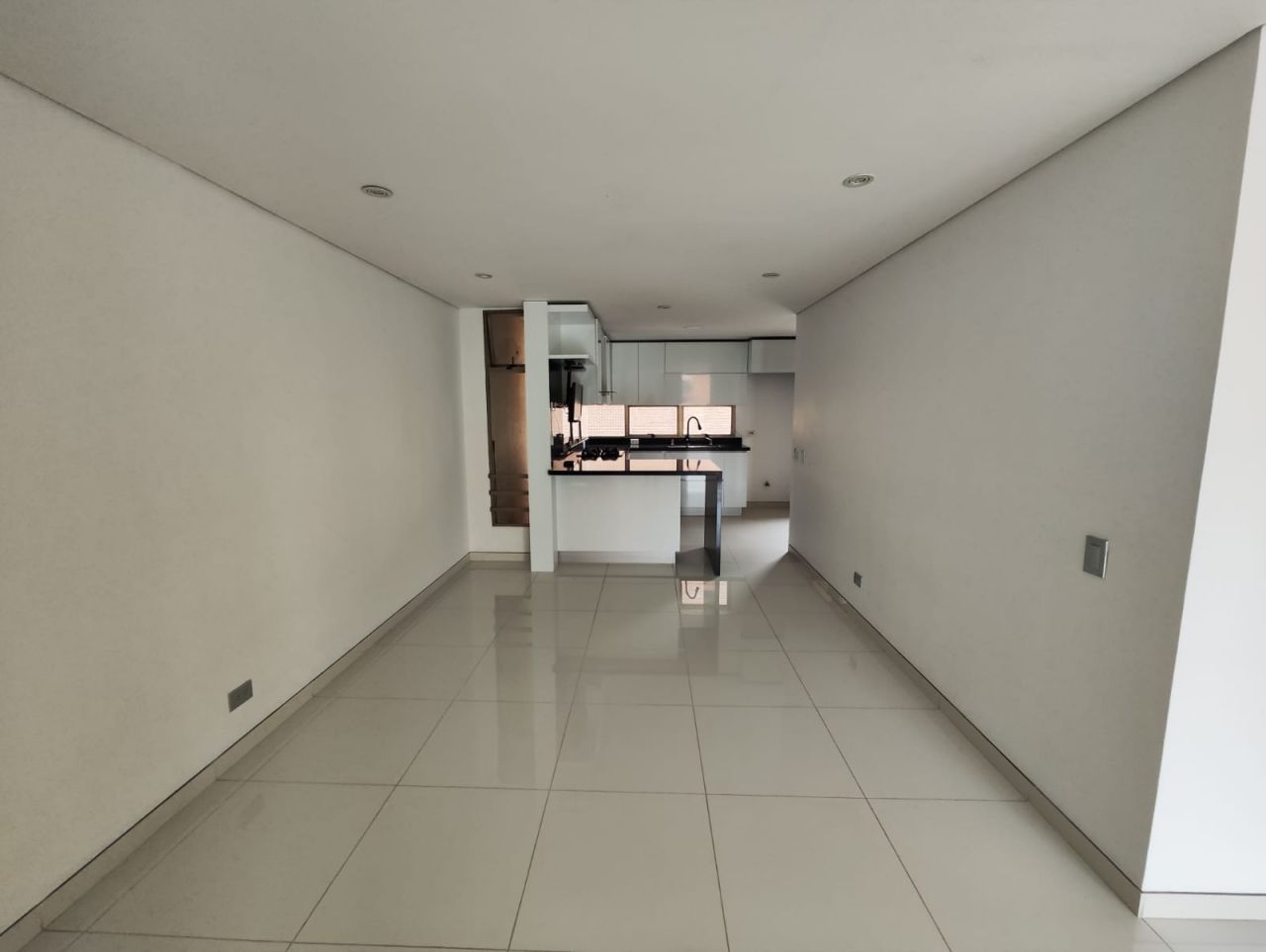 Apartamento en arriendo Antioquia Medellín Las Lomas No2 140 m2 Habitaciones 3 Baños 4 Garajes 2 Precio $6800000