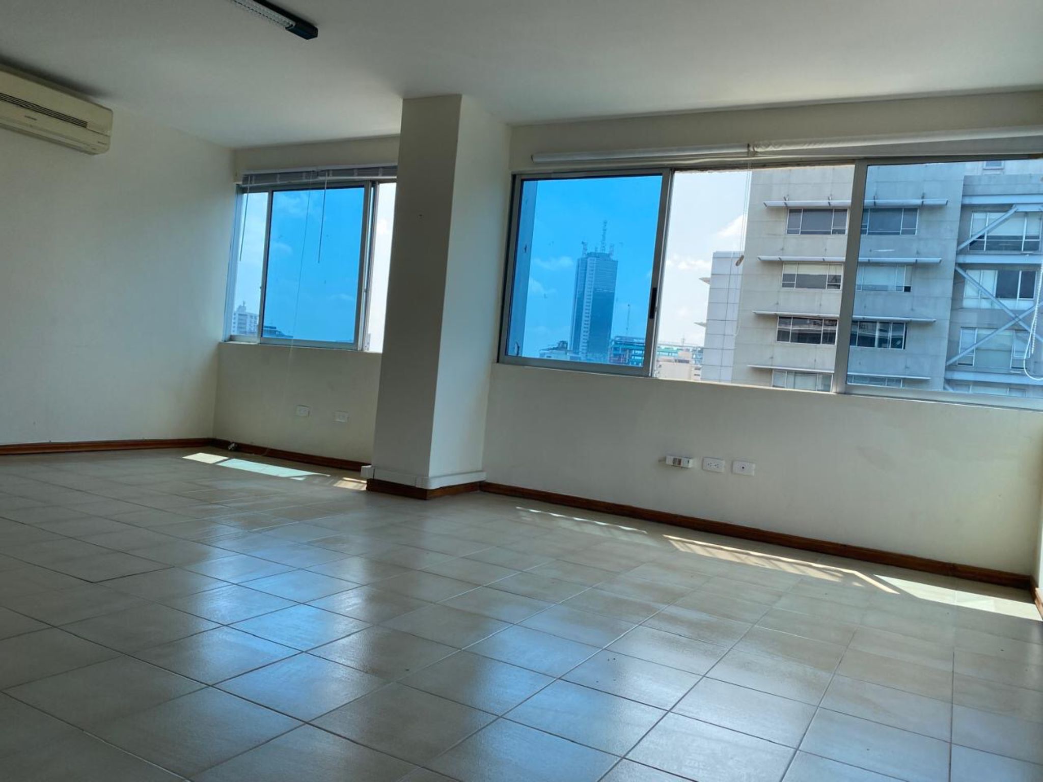 Oficina en venta Valle Del Cauca Cali Santa Mónica 39 m2 Habitaciones 0 Baños 1 Garajes 0 Precio $146000000