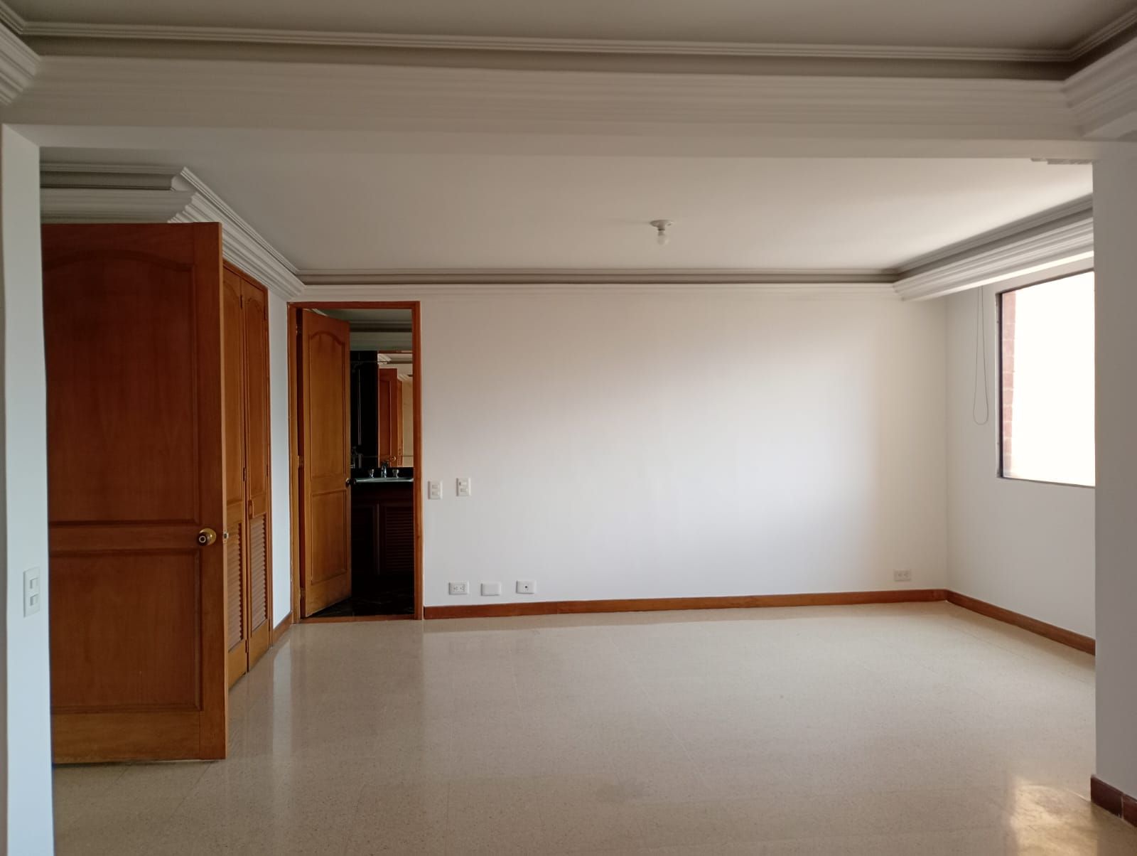 Apartamento en arriendo o venta Antioquia Medellín Laureles 220 m2 Habitaciones 2 Baños 3 Garajes 2 Precio venta $1530000000 Precio arriendo $8600000