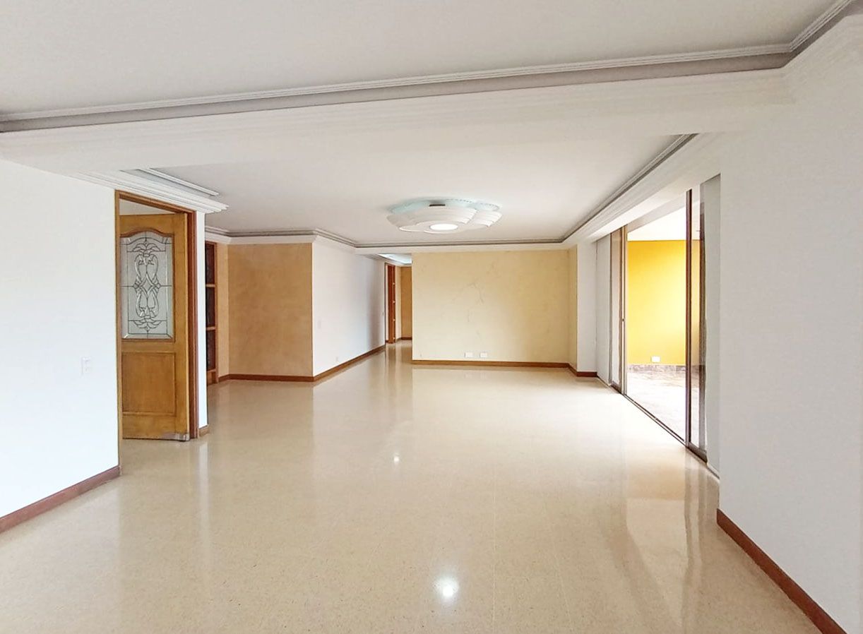 Apartamento en arriendo o venta Antioquia Medellín Laureles 220 m2 Habitaciones 2 Baños 3 Garajes 2 Precio venta $1530000000 Precio arriendo $8300000