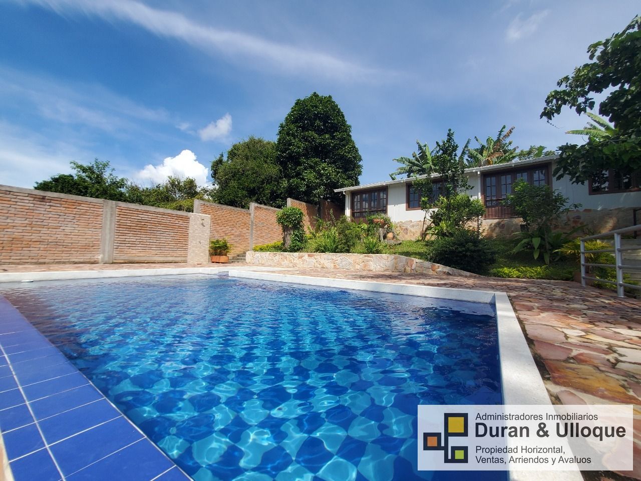 Casa Campestre en arriendo Santander Piedecuesta Bosques De Aranjuez 1000 m2 Habitaciones 3 Baños 4 Garajes 2 Precio $3500000