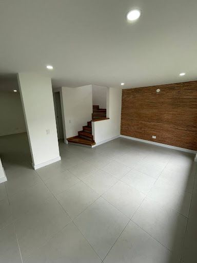 Casa en arriendo Antioquia Envigado El Chinguí 140 m2 Habitaciones 4 Baños 4 Garajes 1 Precio $6200000