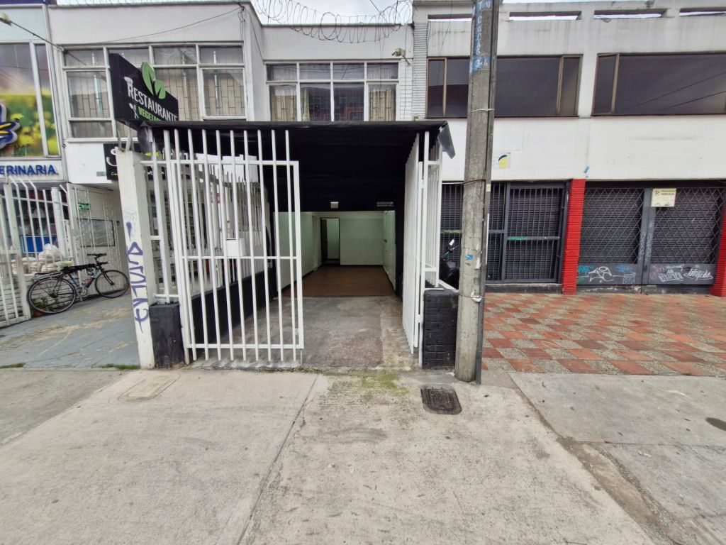 Local en arriendo Cundinamarca Bogotá Banco Central 33 m2 Habitaciones 0 Baños 1 Garajes 0 Precio $2200000