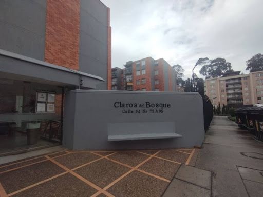 Apartamento en arriendo Cundinamarca Bogotá Club Los Lagartos 83 m2 Habitaciones 3 Baños 2 Garajes 1 Precio $2700000