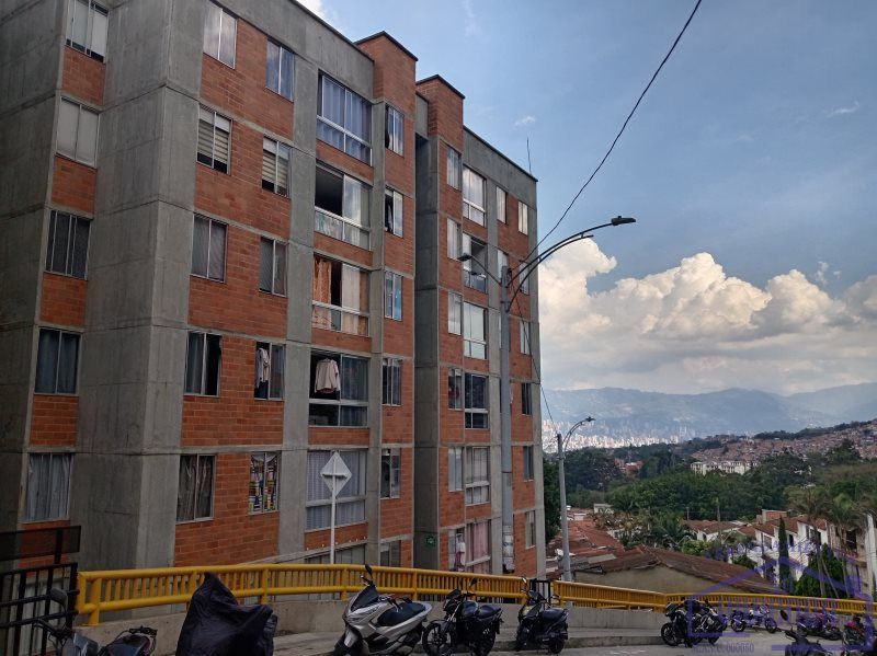 Apartamento en arriendo Antioquia Medellín Villanueva 58 m2 Habitaciones 3 Baños 2 Garajes 0 Precio $1600000