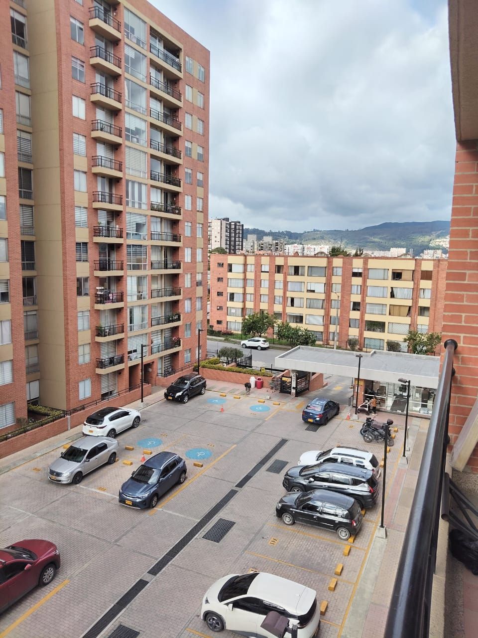 Apartamento en venta Cundinamarca Bogotá Atenas 90 m2 Habitaciones 3 Baños 2 Garajes 1 Precio $600000000
