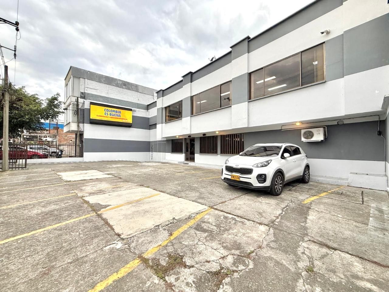 Local en arriendo Risaralda Pereira Serrezuela 1338 m2 Habitaciones 0 Baños 5 Garajes 12 Precio $49500000