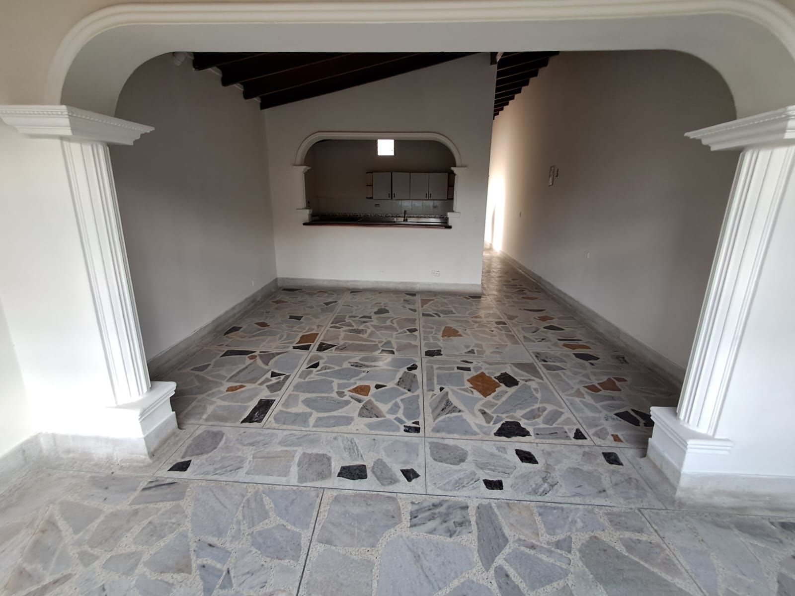 Apartamento en arriendo Antioquia Medellín Granada 110 m2 Habitaciones 3 Baños 2 Garajes 0 Precio $2500000