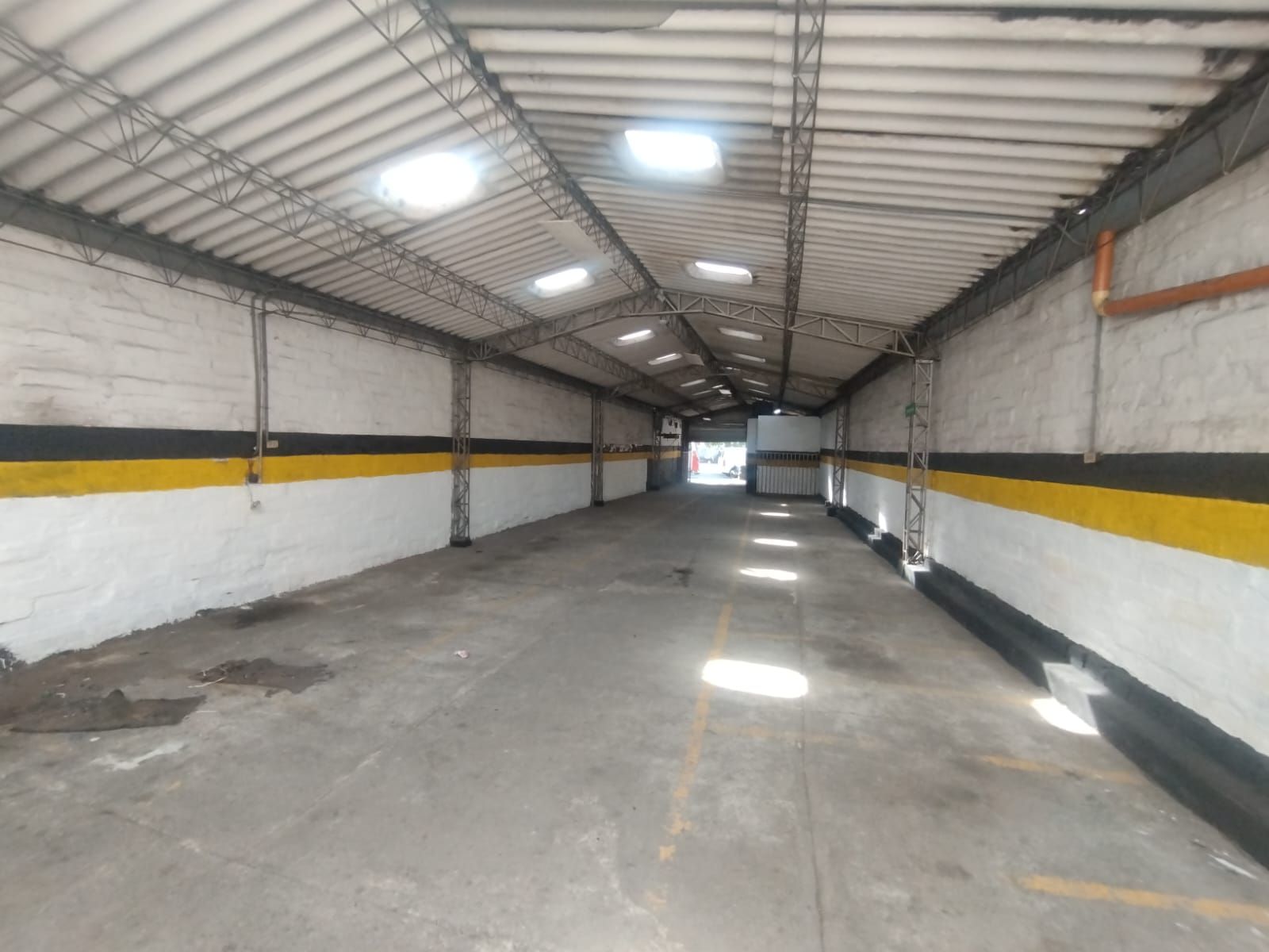 Bodega en arriendo Antioquia Medellín Prado 210 m2 Habitaciones 0 Baños 2 Garajes 0 Precio $11500000