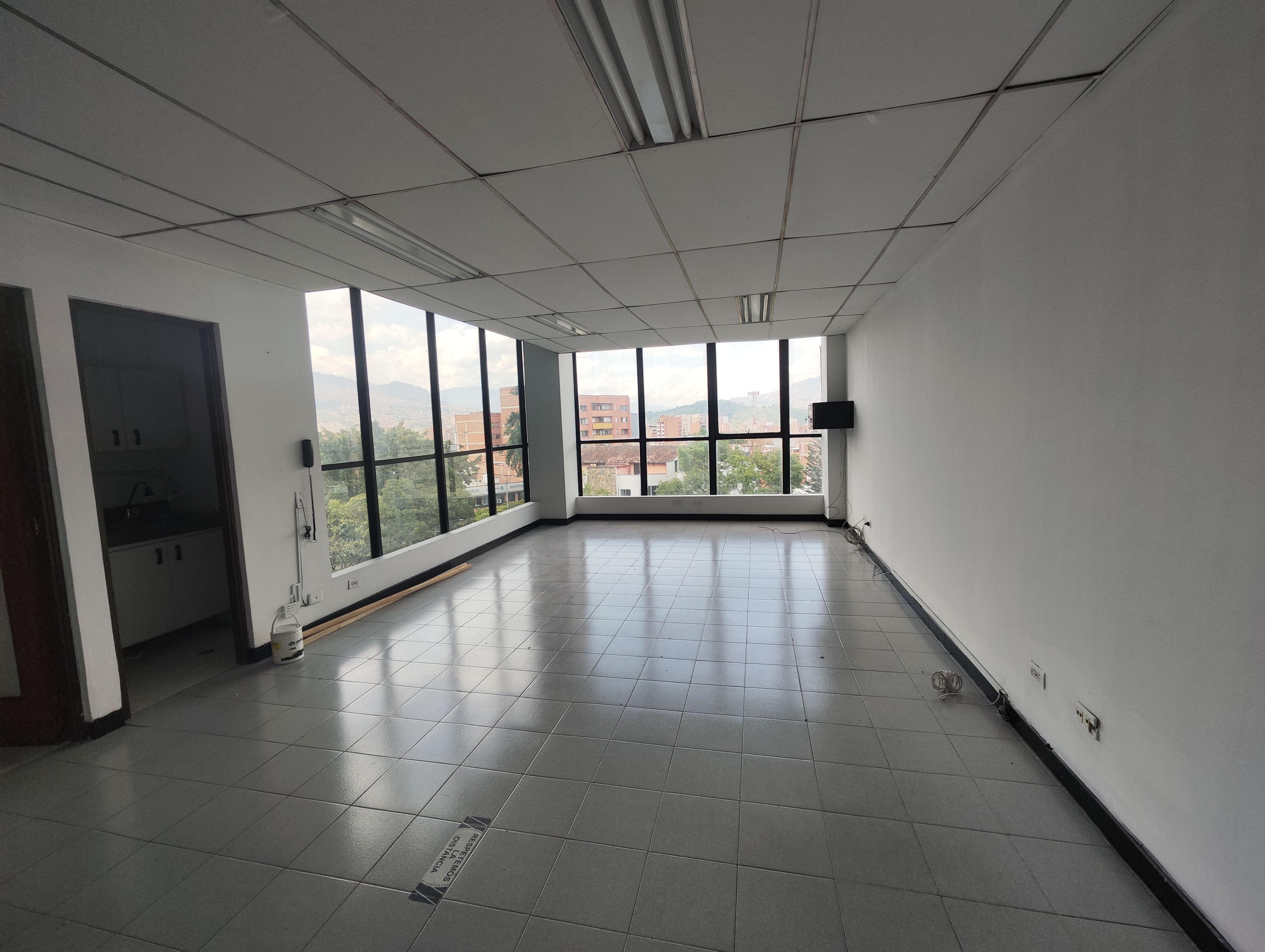 Oficina en arriendo Antioquia Medellín San Joaquin 35 m2 Habitaciones 0 Baños 1 Garajes 0 Precio $2000000