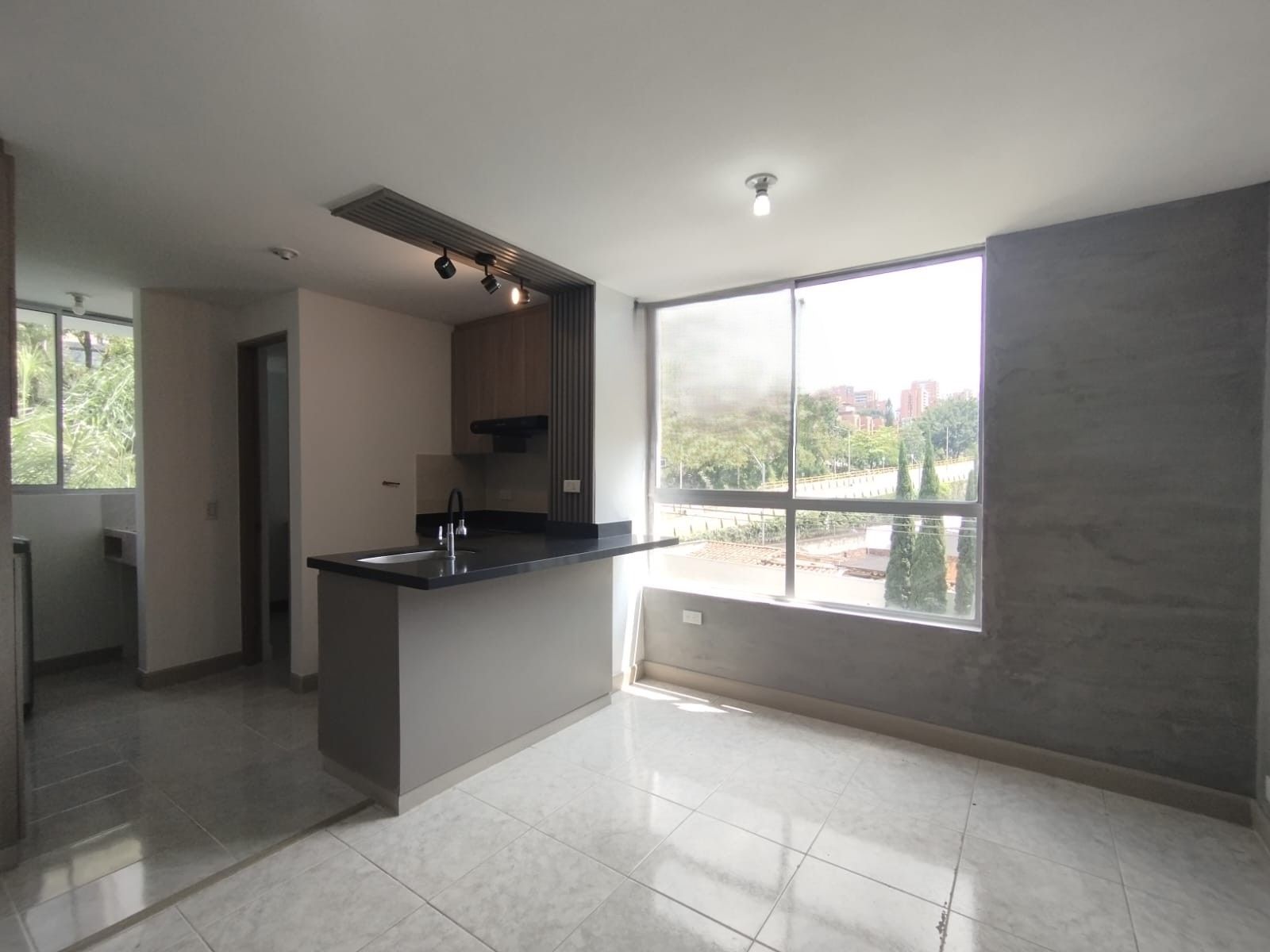 Apartaestudio en arriendo Antioquia Medellín La Aguacatala 50 m2 Habitaciones 1 Baños 2 Garajes 1 Precio $3500000