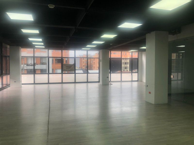Oficina en arriendo Cundinamarca Bogotá Santa Barbara Central 219 m2 Habitaciones 0 Baños 0 Garajes 5 Precio $13750000