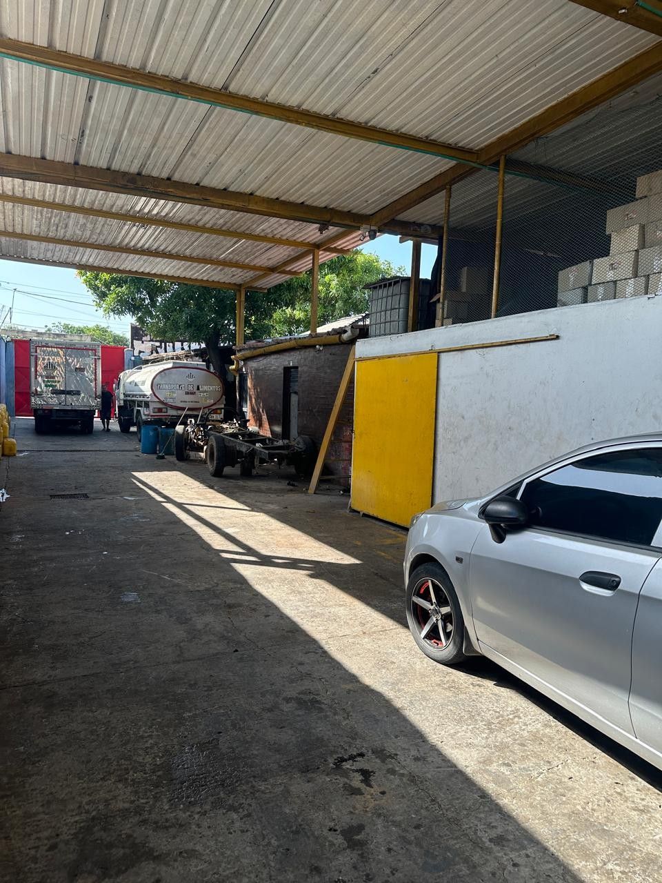 Bodega en venta Atlántico Barranquilla Montes 400 m2 Habitaciones 0 Baños 1 Garajes 0 Precio $800000000