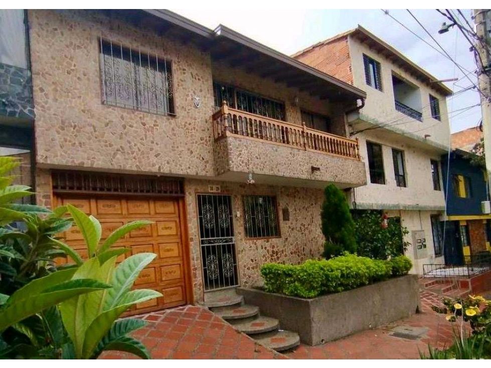 Casa en arriendo Antioquia Medellín Belencito 260 m2 Habitaciones 4 Baños 3 Garajes 1 Precio $4500000