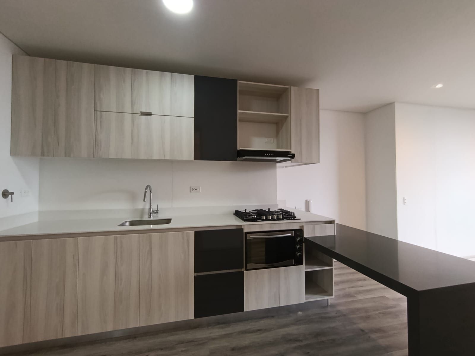 Apartaestudio en arriendo Antioquia Medellín Los Balsos No1 60 m2 Habitaciones 1 Baños 2 Garajes 1 Precio $4200000