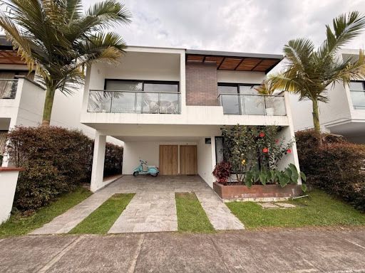 Casa en arriendo Antioquia El Retiro El Retiro 300 m2 Habitaciones 4 Baños 5 Garajes 2 Precio $12500000