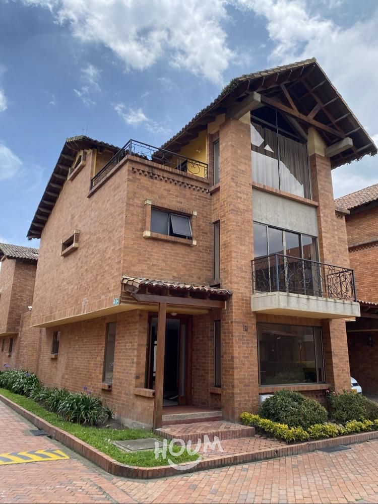 Casa en venta Cundinamarca Chía Asturias 250 m2 Habitaciones 4 Baños 3 Garajes 2 Precio $870000000