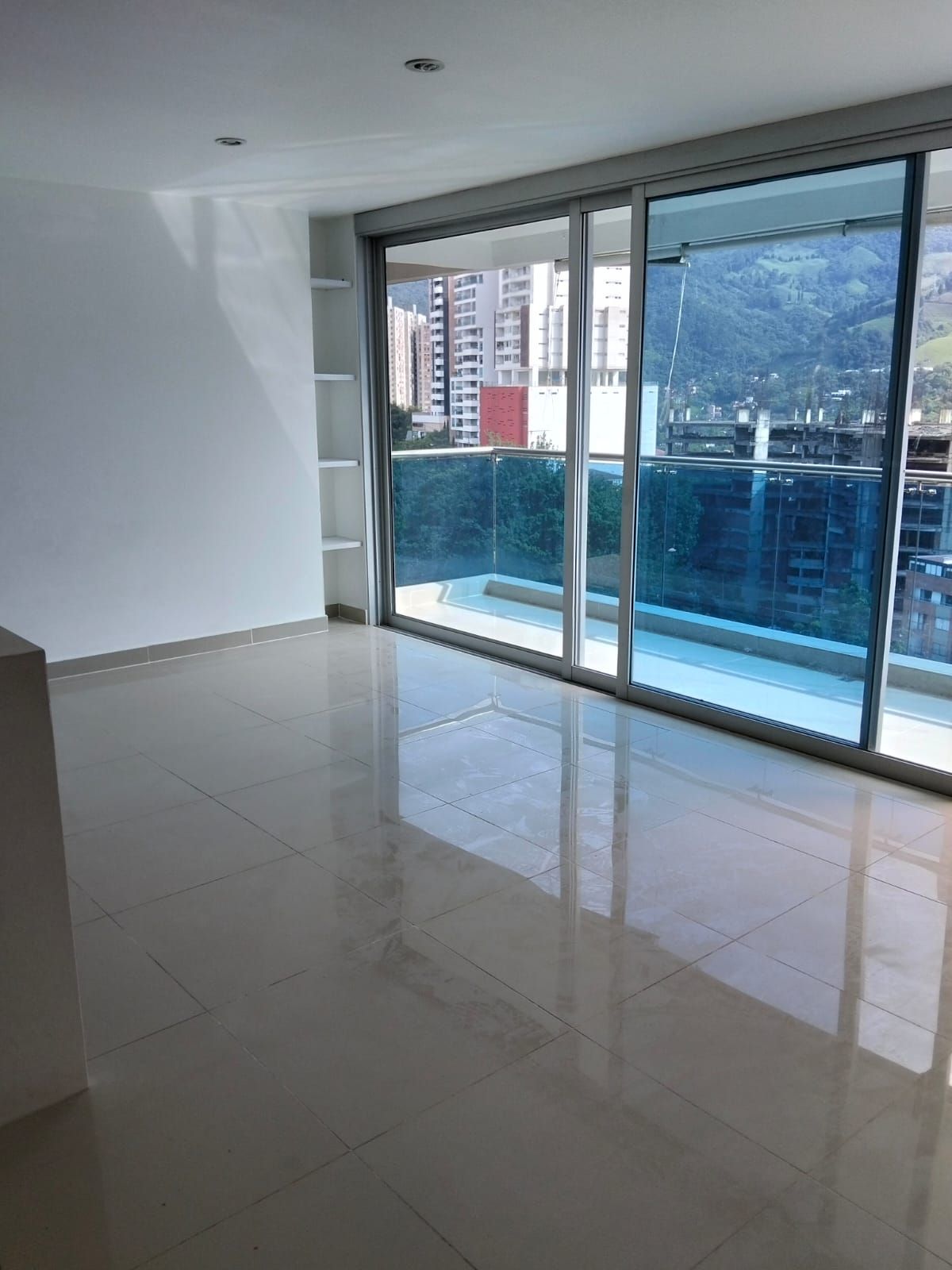 Apartamento en arriendo Antioquia Sabaneta Betania 93 m2 Habitaciones 3 Baños 2 Garajes 1 Precio $3300000