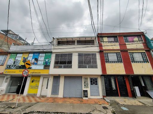 Casa en venta Cundinamarca Bogotá Super Manzana 5 360 m2 Habitaciones 3 Baños 3 Garajes 0 Precio $650000000