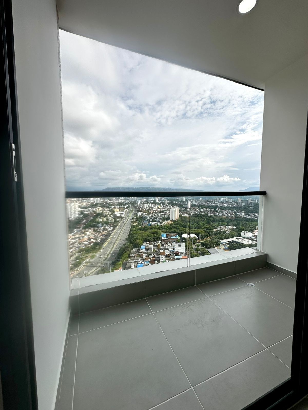 Apartamento en venta Santander Bucaramanga Puerta Del Sol 80 m2 Habitaciones 3 Baños 2 Garajes 1 Precio $590000000