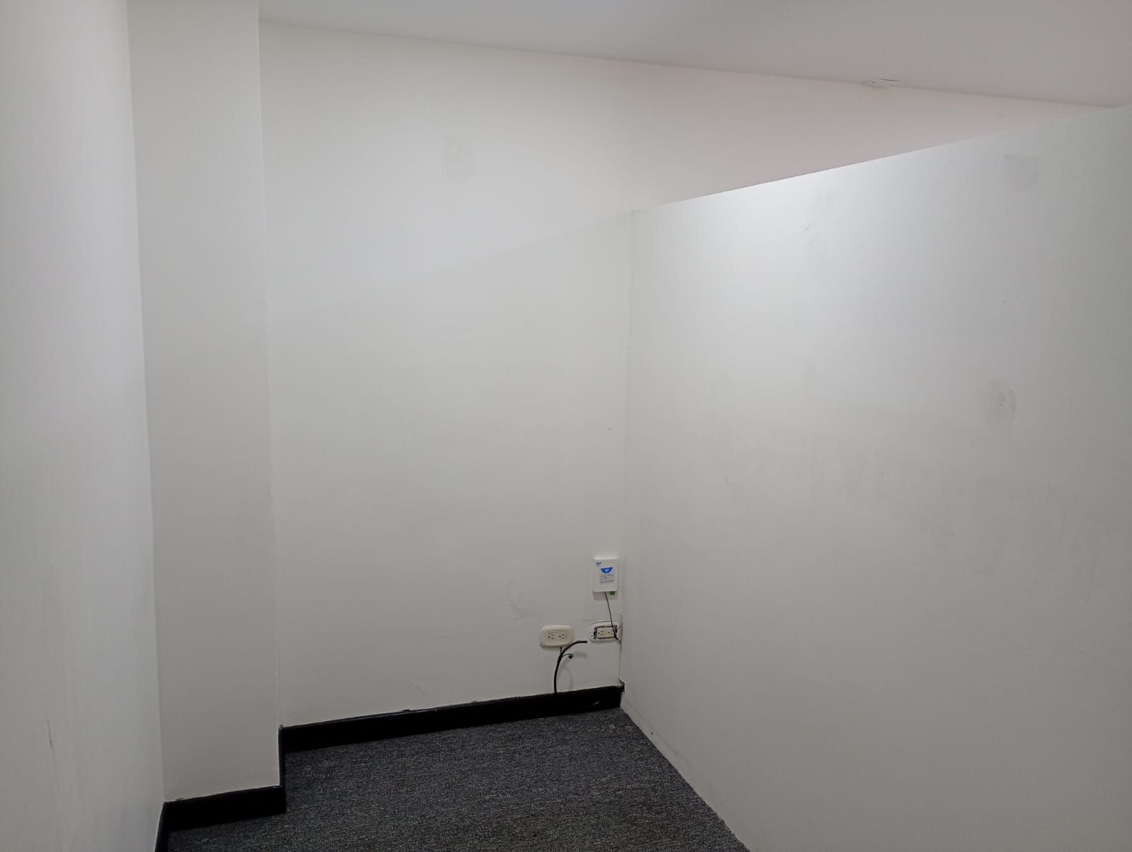 Oficina en arriendo Antioquia Medellín Las Acacias 36 m2 Habitaciones 0 Baños 1 Garajes 1 Precio $2900000
