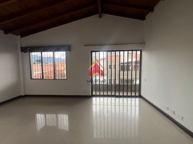 Casa en arriendo Antioquia Envigado Zona Centro 180 m2 Habitaciones 3 Baños 2 Garajes 0 Precio $4000000