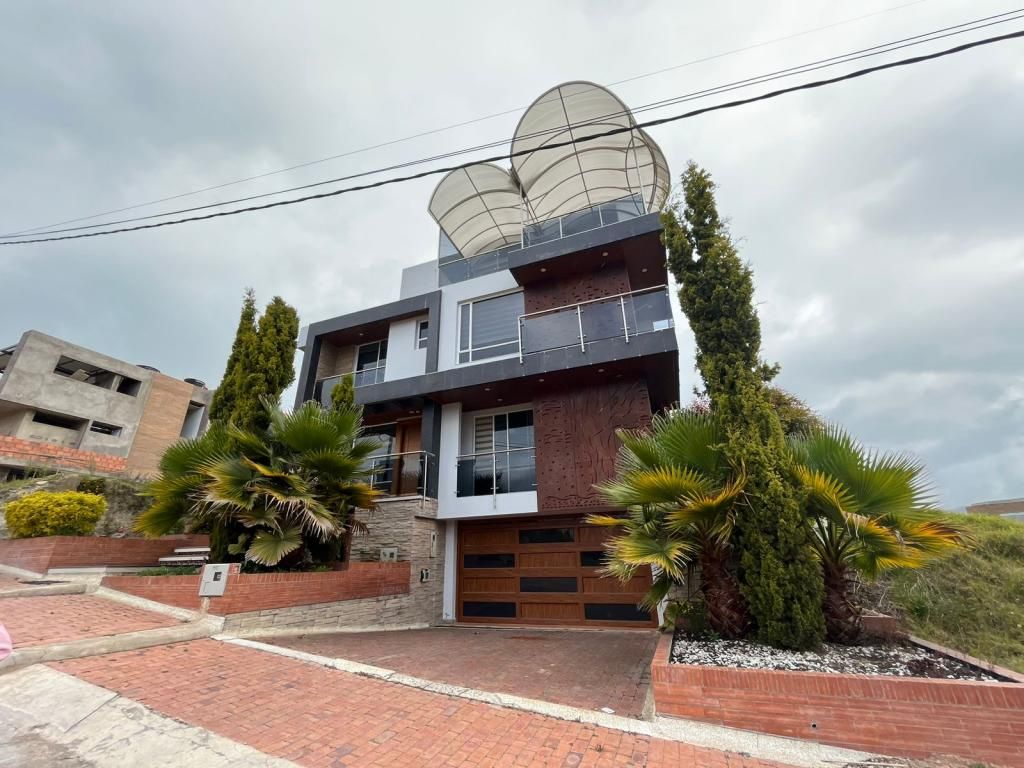Casa en venta Boyacá Tunja Asd 500 m2 Habitaciones 6 Baños 5 Garajes 4 Precio $2200000000
